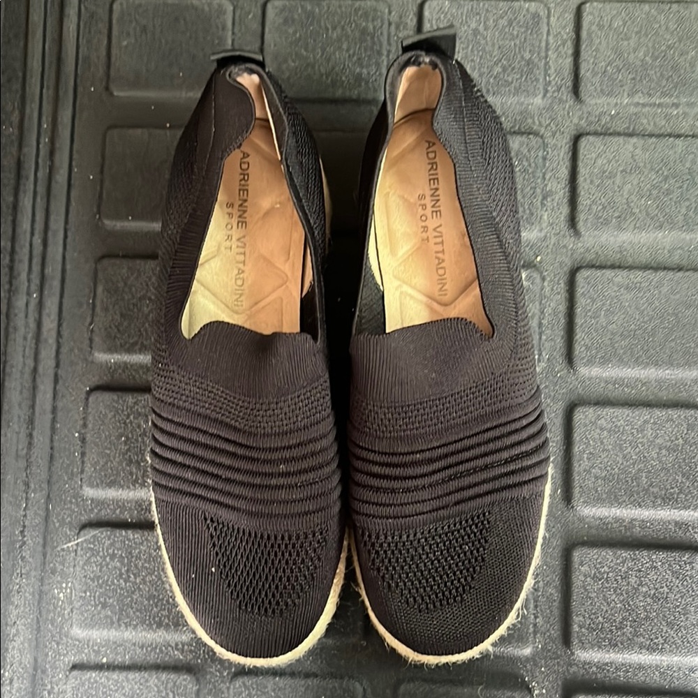 Adrienne Vittadini Black Flats with Ribbed Design